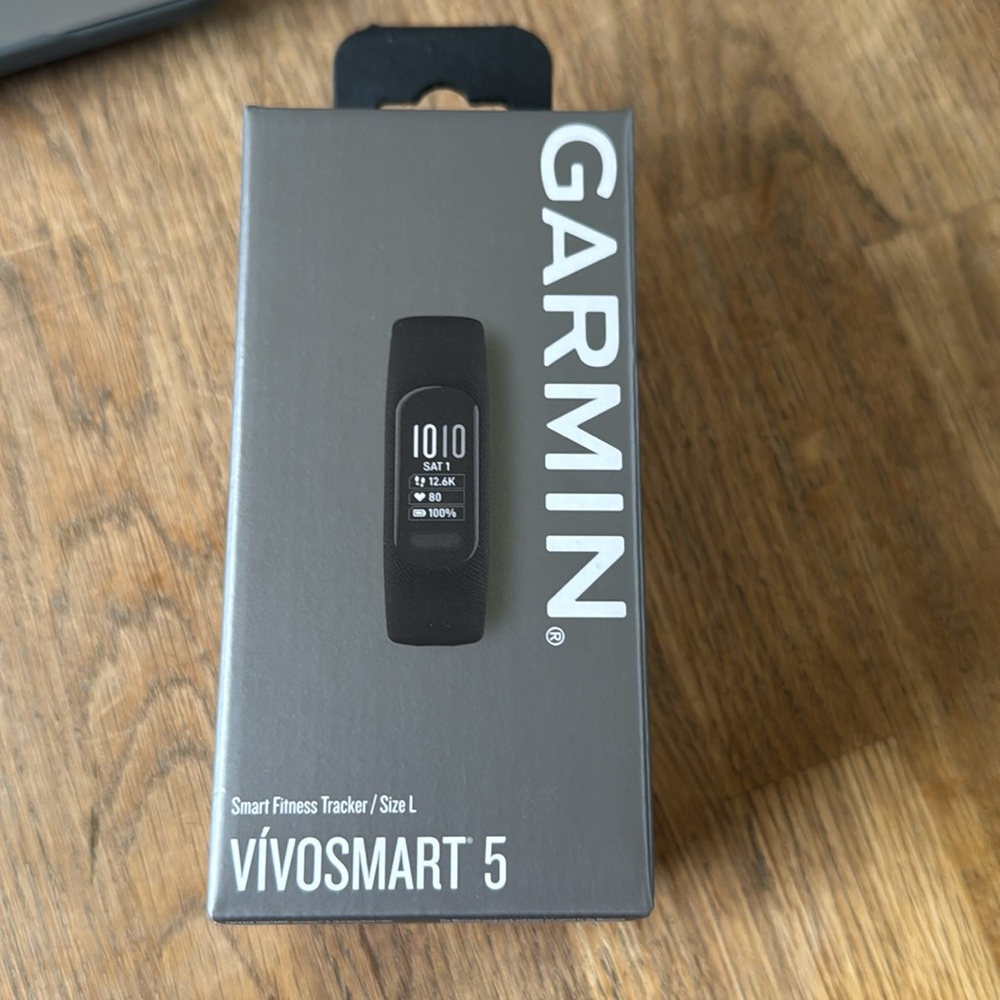 Garmin VIVOSMART 5 Black Smartwatch with Sleek Design and Fitness Tracking - Picture 5 of 5